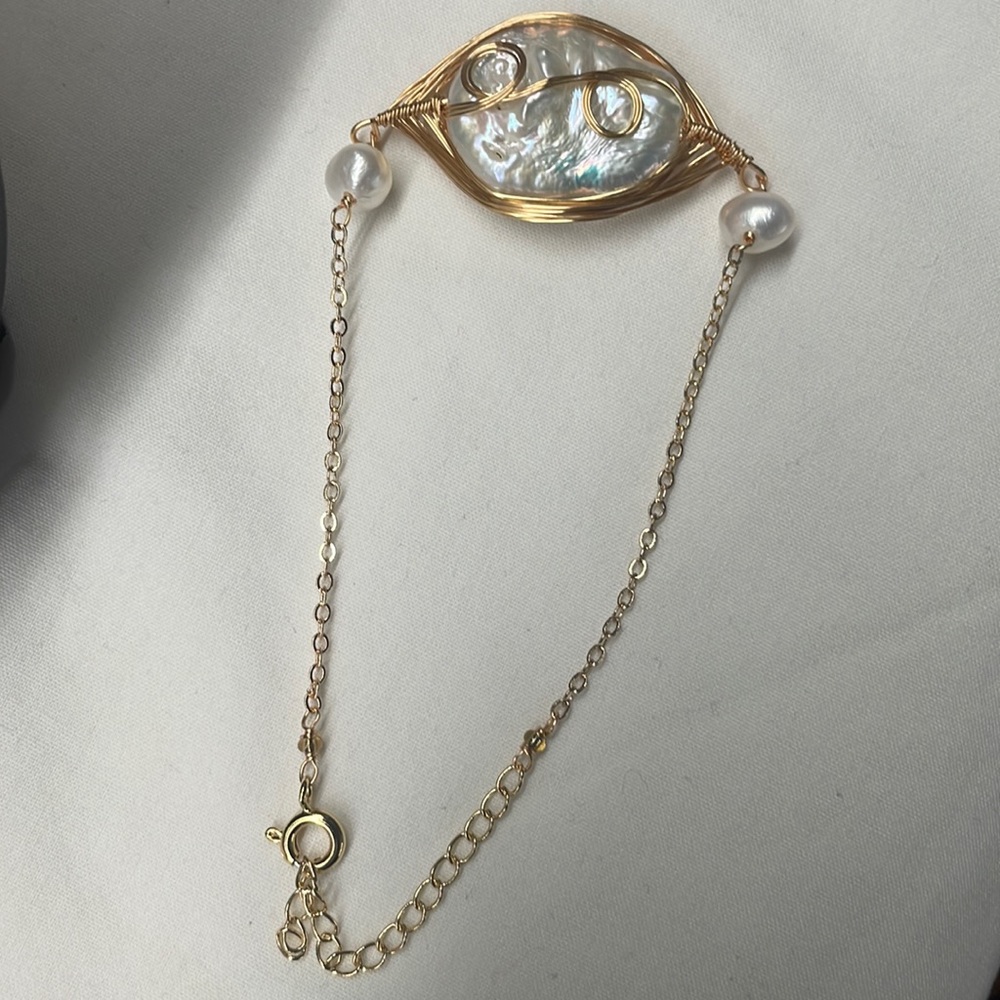 Pearl bracelet